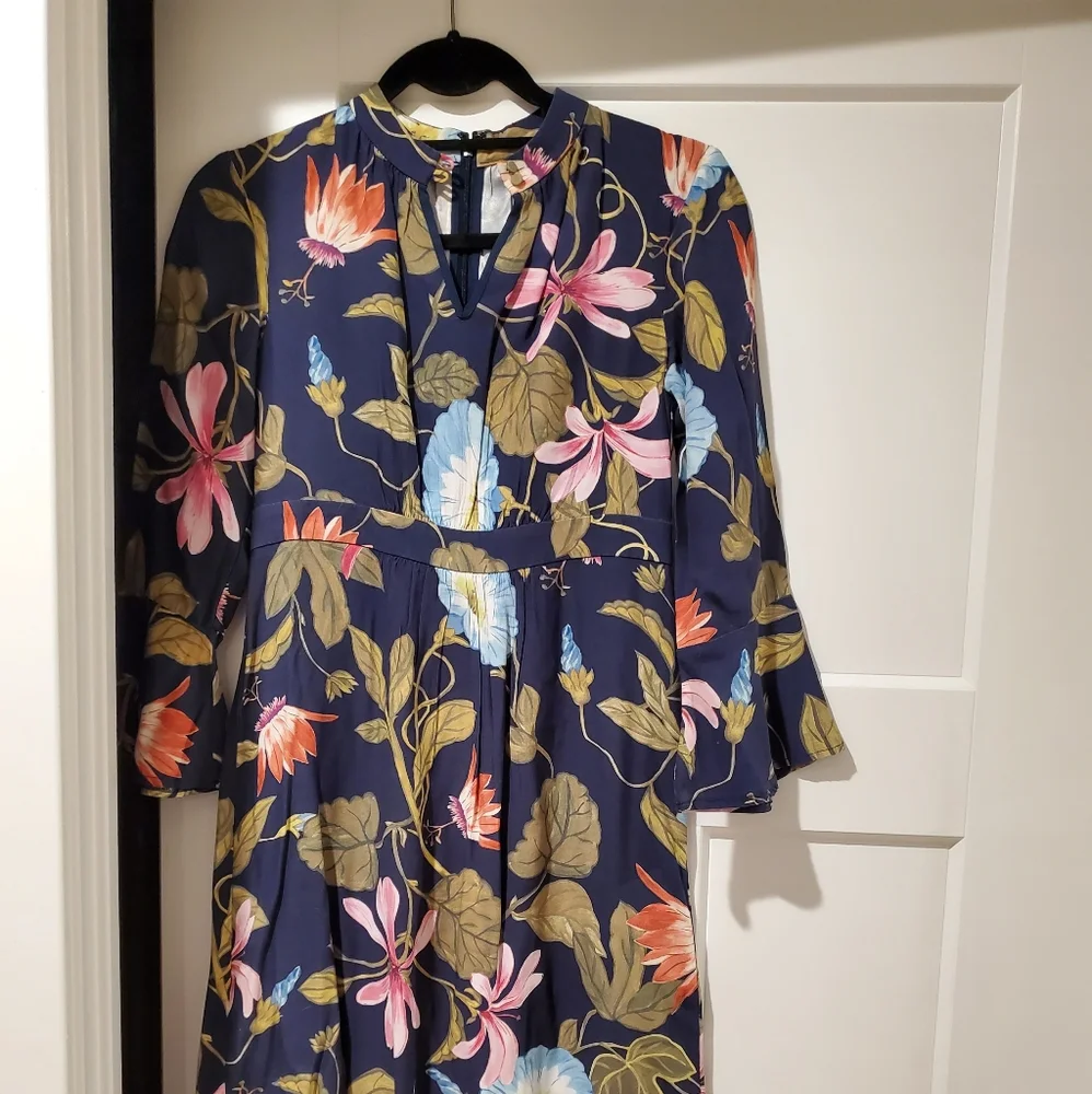 Dress - Picture 4 of 4